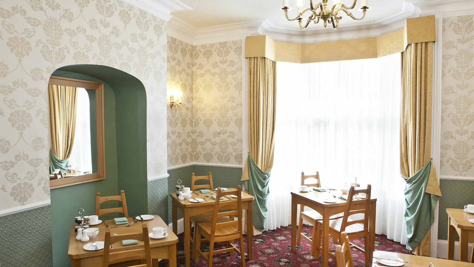 Hotel The Hazelwood York 4*,